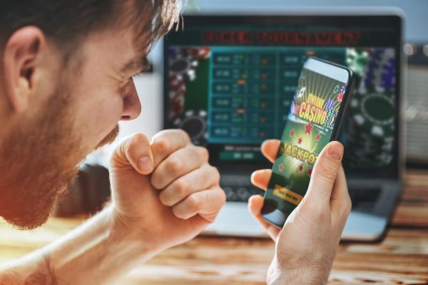 Lucky Number game interface showing number prediction and countdown timer